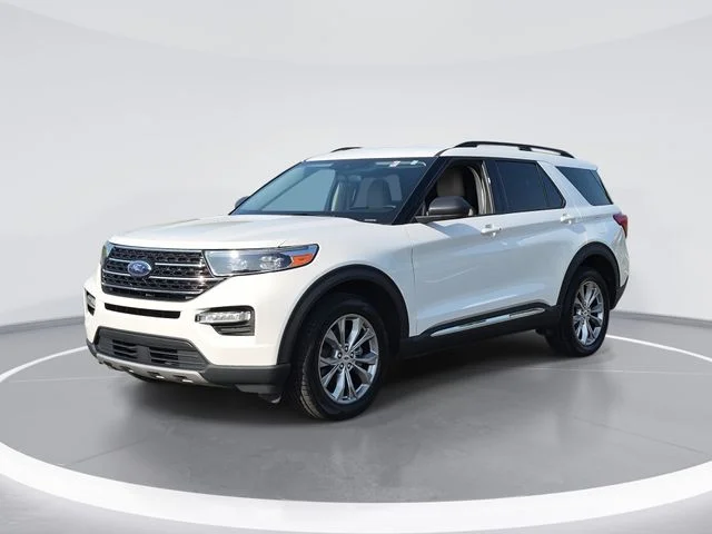 Used 2023 White Ford XLT image 1