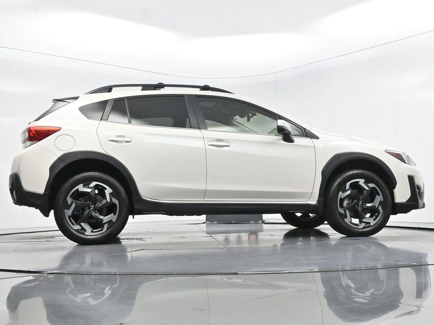 Used 2022 Crystal White Pearl Subaru Limited image 49