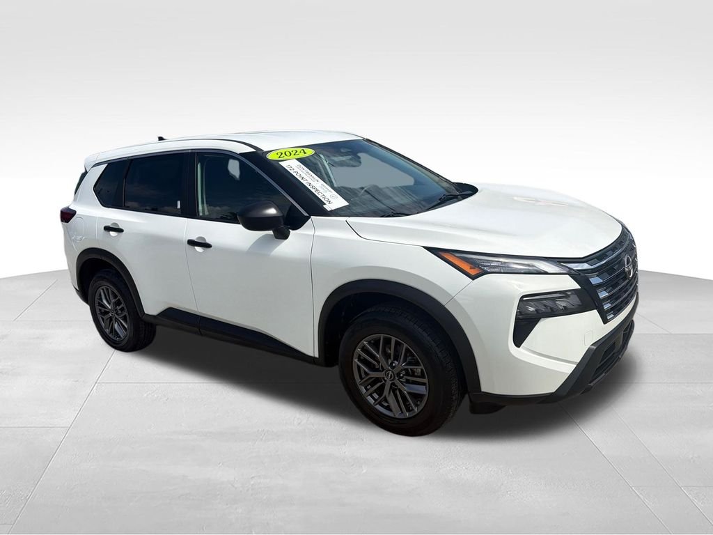 Used 2024 White Nissan S image 7