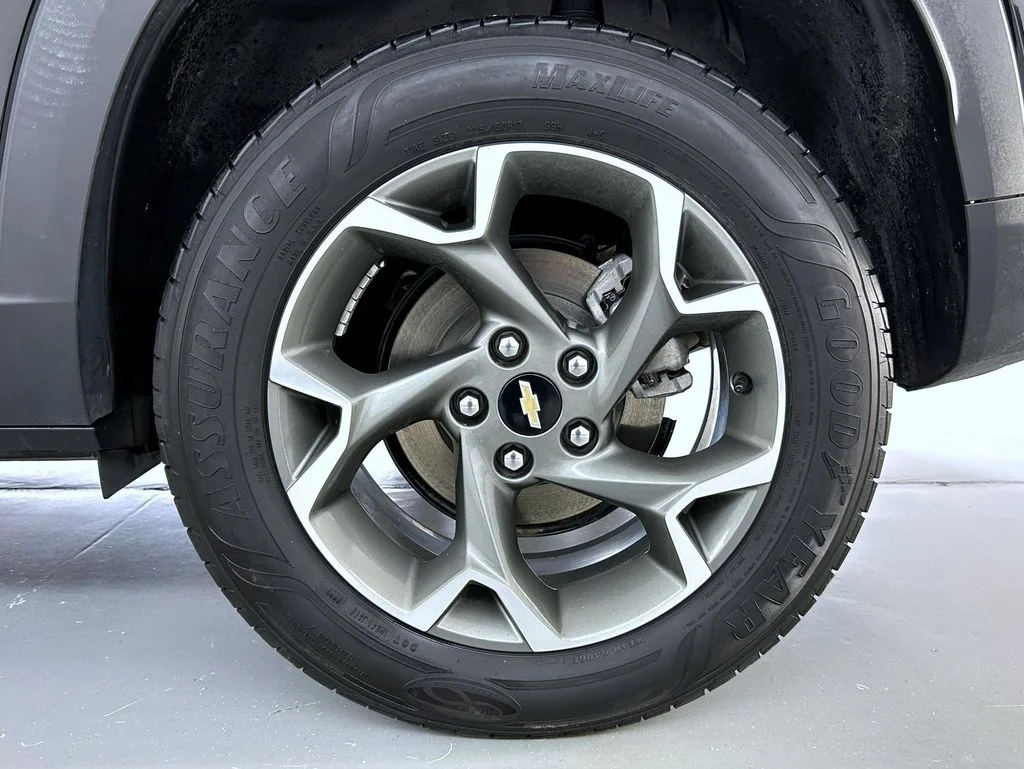 Used 2025 Black Chevrolet LT image 22