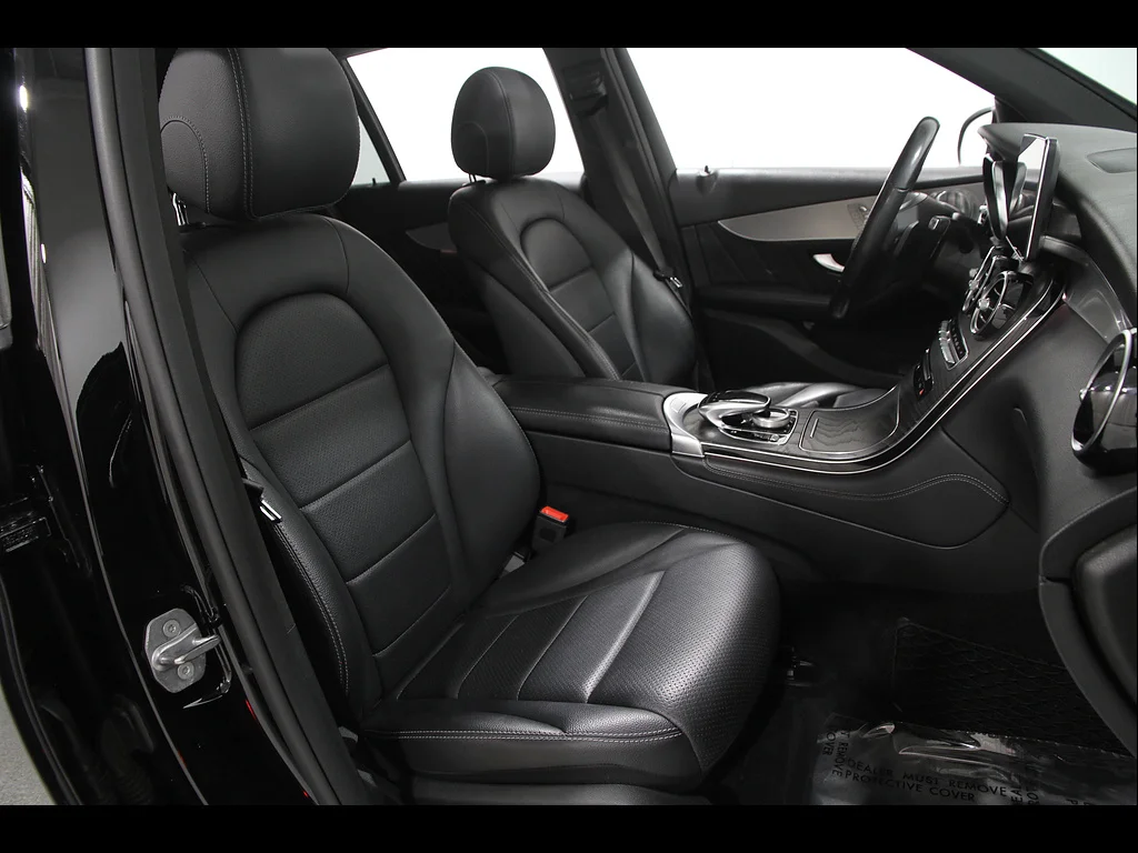 Used 2019 Black Mercedes-Benz GLC 300 4MATIC® image 16