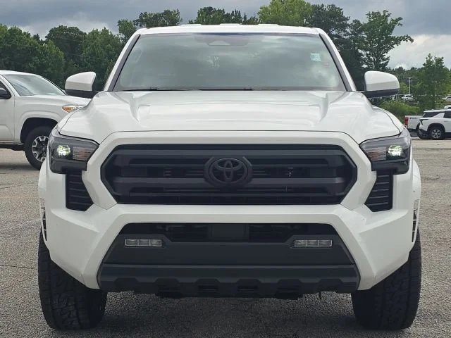 Used 2025 White Toyota SR5 image 8