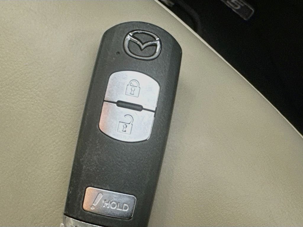 Used 2019 Snowflake White Pearl Mica Mazda Touring image 35