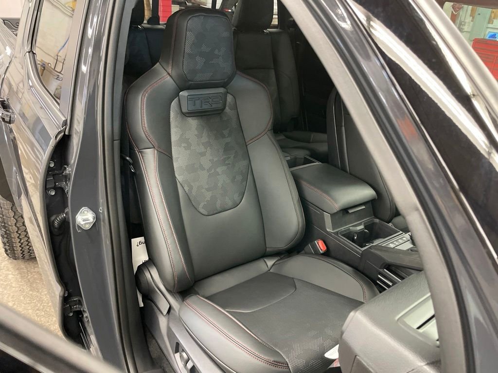 2026 Toyota Tacoma TRD Pro - Photo 32
