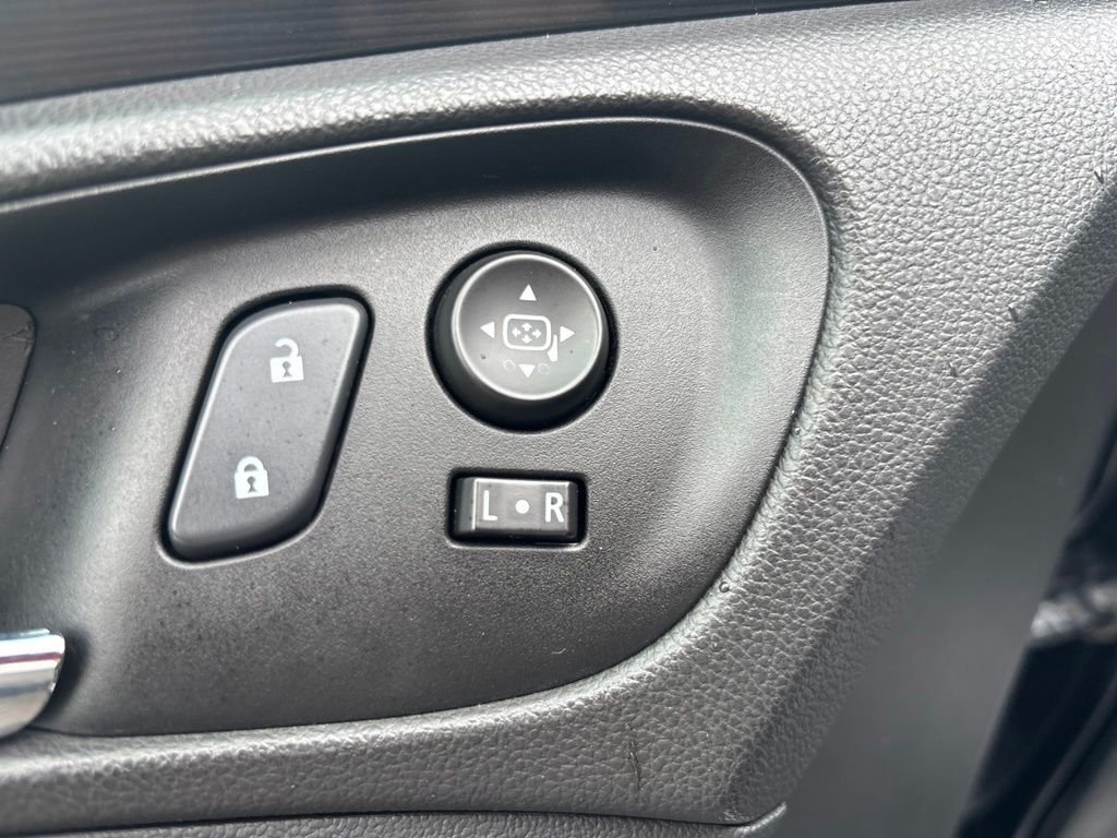 Used 2015 Black Buick Turbo/e-Assist Premium I image 17