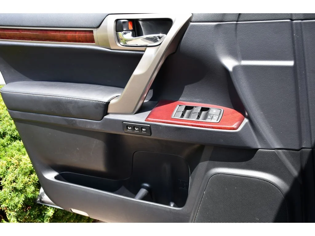 Used 2019 Silver Lining Metallic Lexus Premium image 25