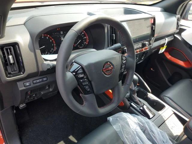 2025 Nissan Frontier PRO-4X - Photo 10