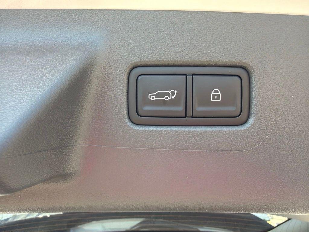 New 2026 White Hyundai SE image 6