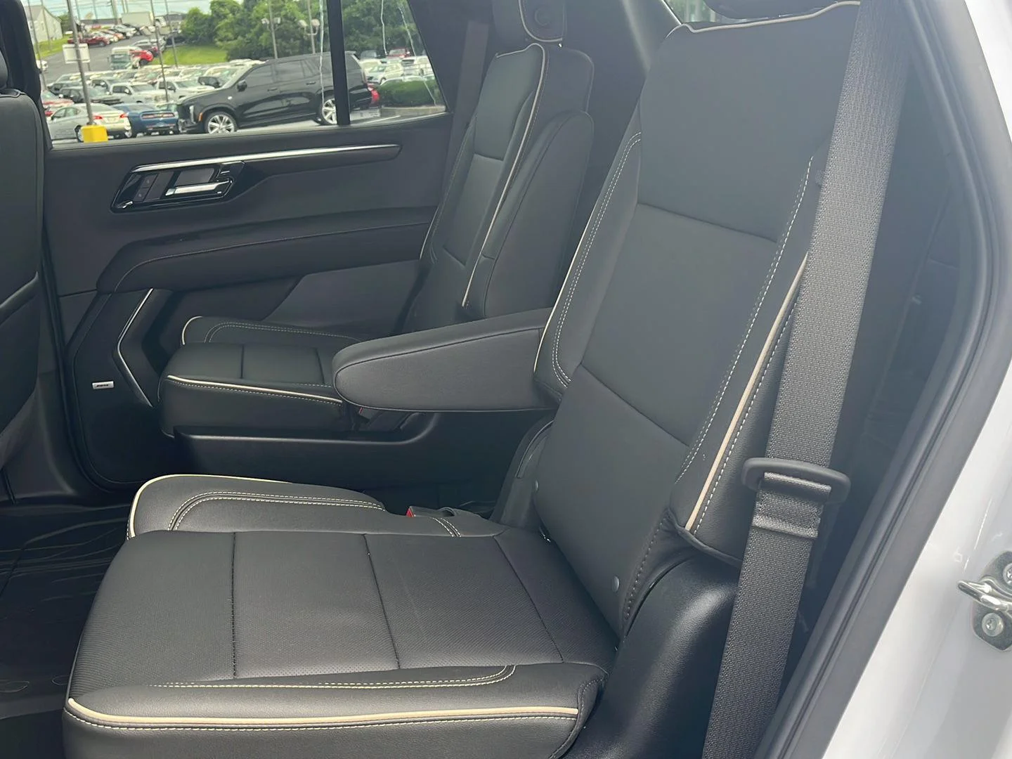 New 2026 Polar White Tricoat Chevrolet Premier image 23