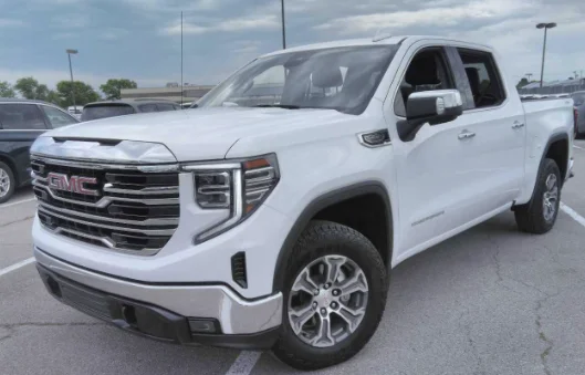 2025 GMC Sierra 4WD Crew Cab Short Box SLT's photo