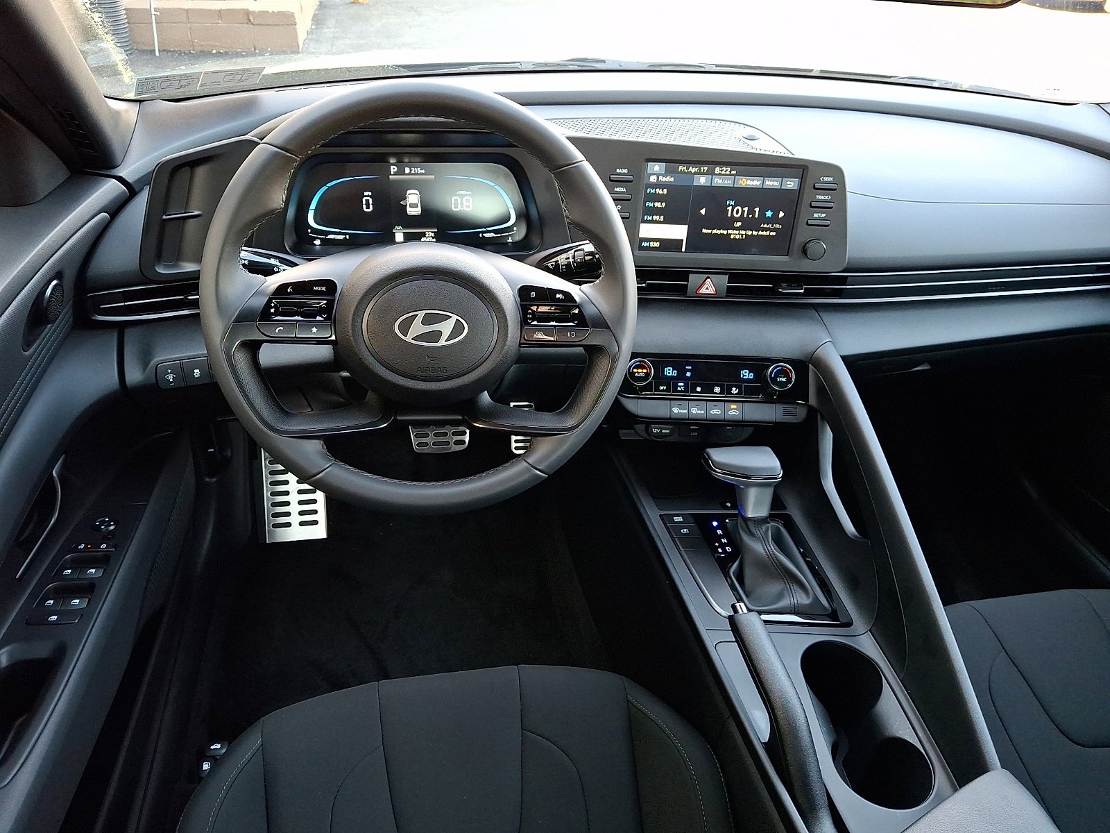 Used 2025 Abyss Black Hyundai SEL Sport image 10