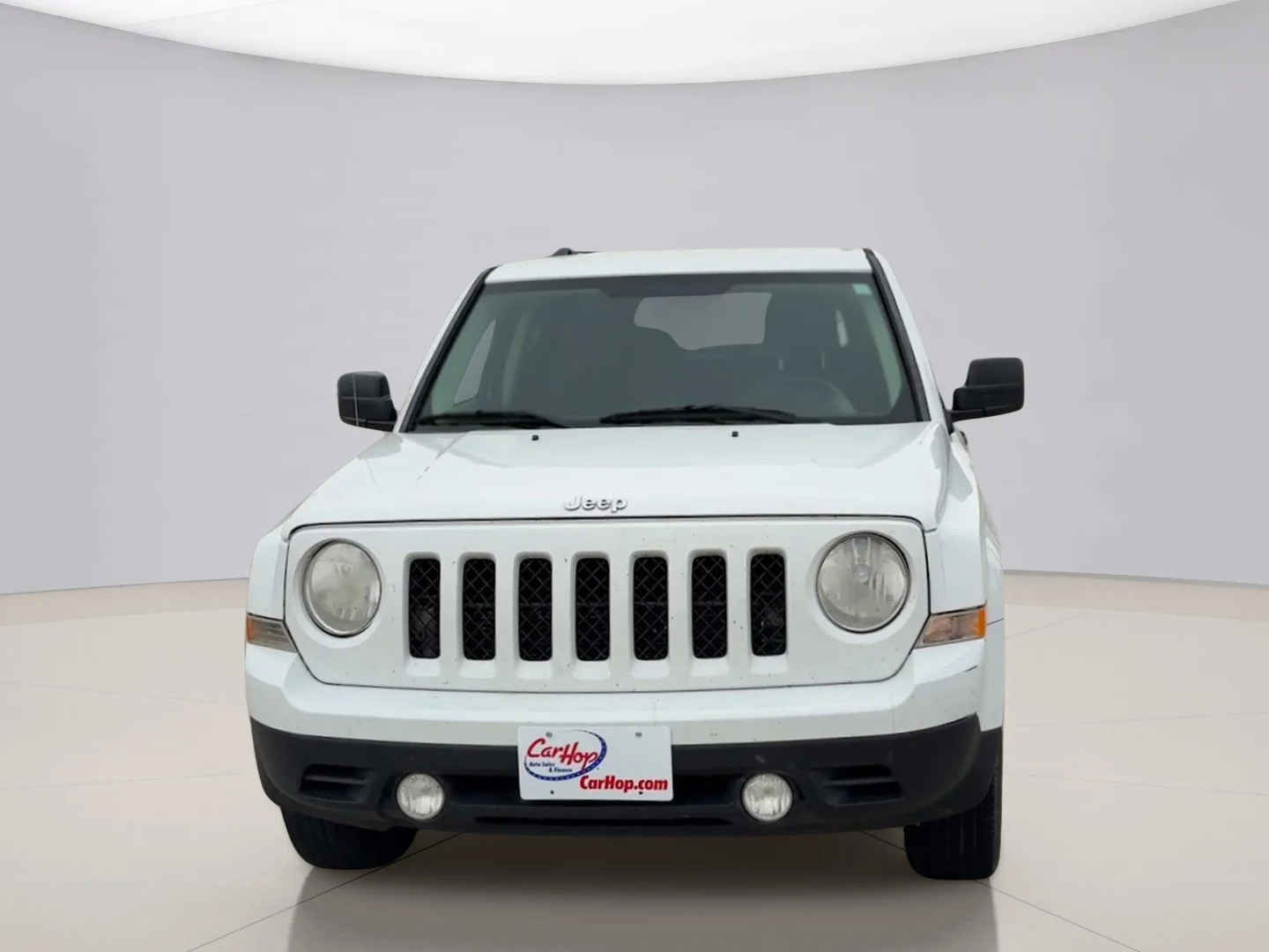 Used 2011 White Jeep LATITUDE image 8