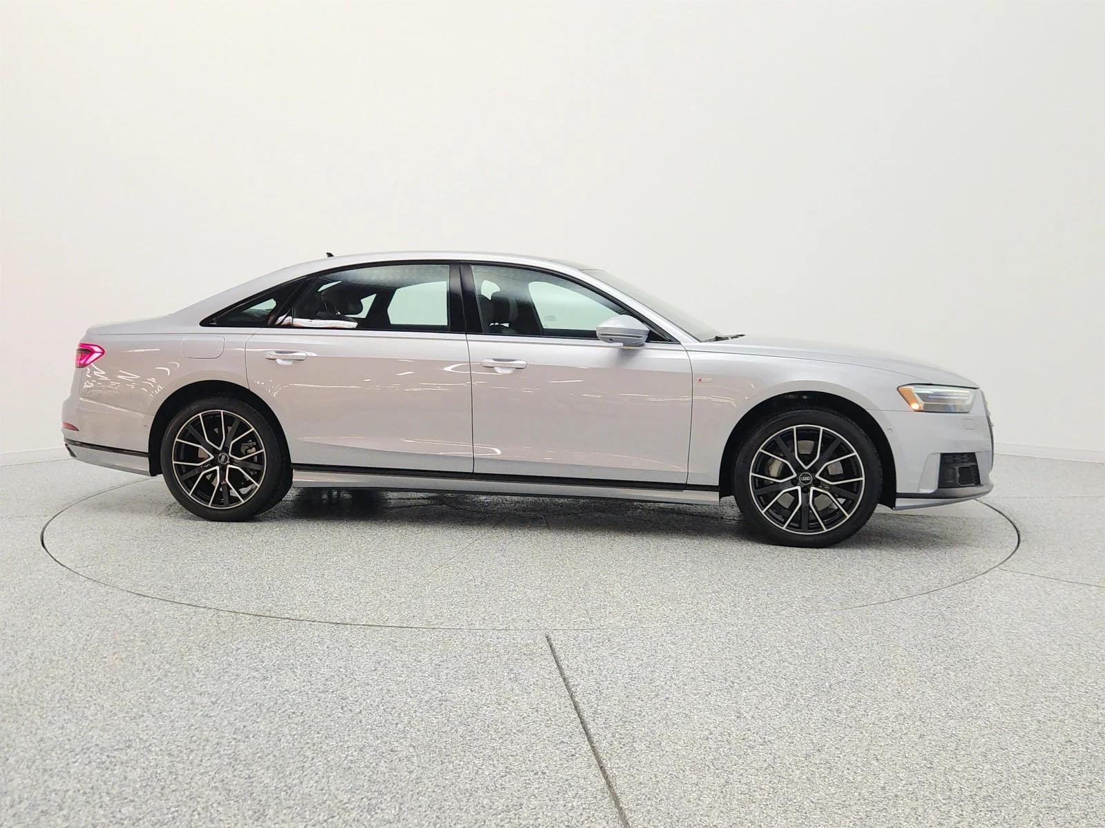 Used 2021 Florett Silver Metallic Audi L 55 TFSI quattro image 4