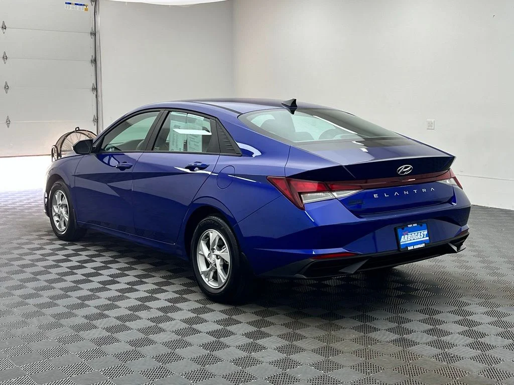 Used 2023 Blue Hyundai SE image 10