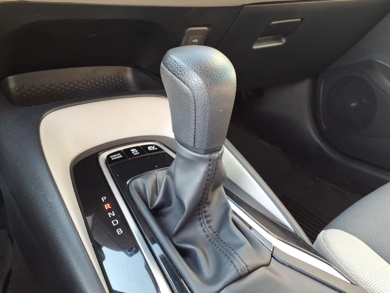 Used 2025 Classic Silver Metallic Toyota Hybrid LE image 6