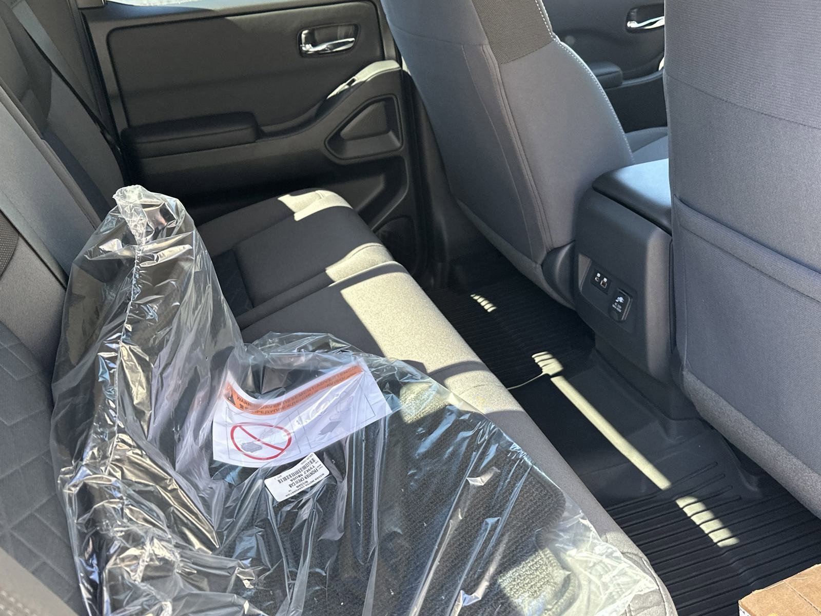 2025 Nissan Frontier SV - Photo 16