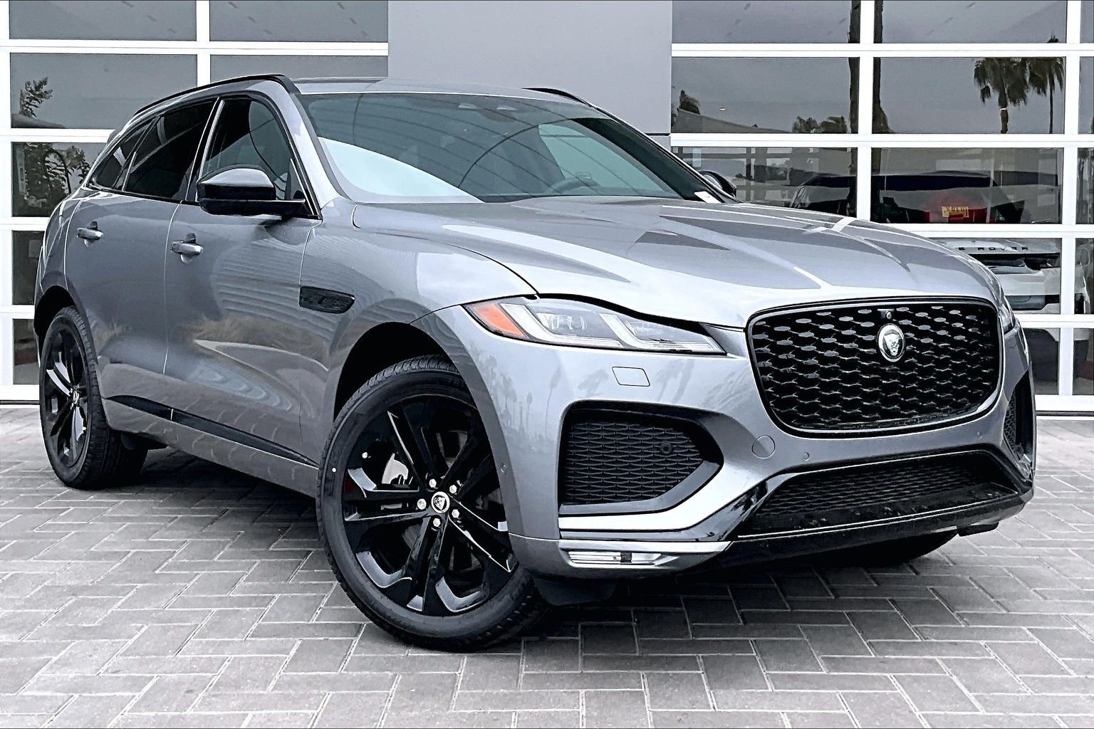 New 2026 Eiger Grey Jaguar P250 R-Dynamic S image 2
