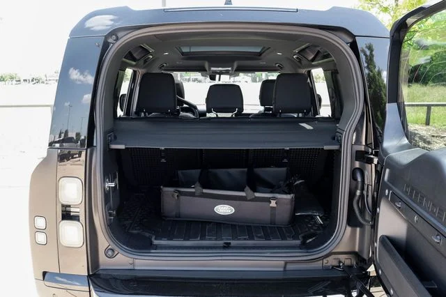 New 2026 Santorini Black Land Rover X-Dynamic SE image 59