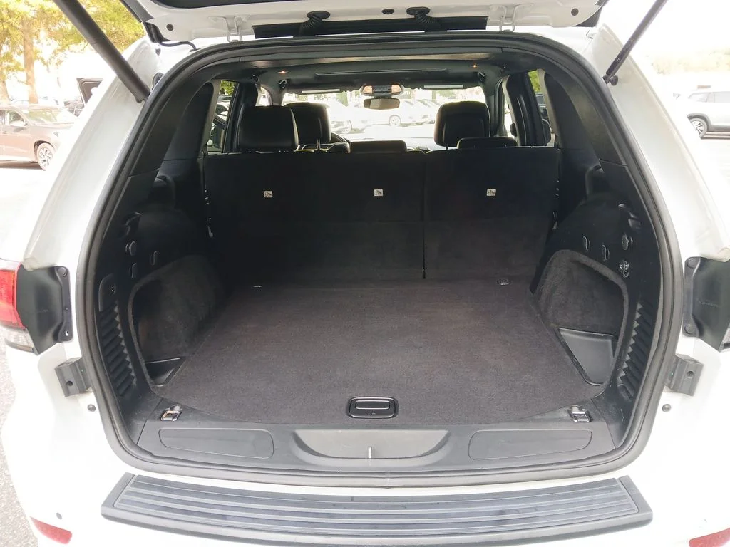 Used 2020 White Jeep Altitude image 44