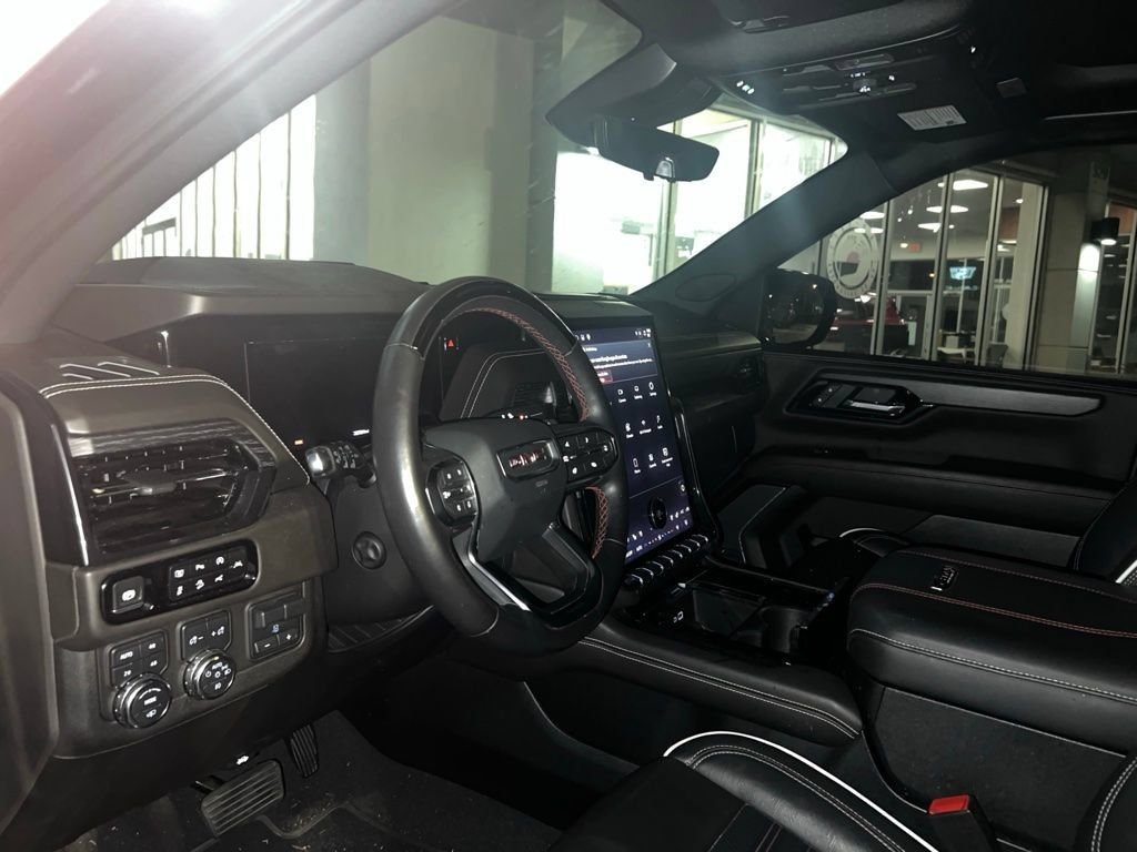 Used 2025 Black GMC AT4 Ultimate image 4