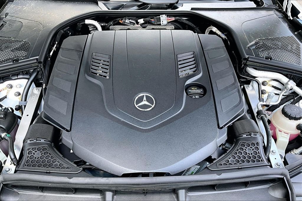 New 2026 MANUFAKTUR Moonlight White Metallic Mercedes-Benz S 580 image 11