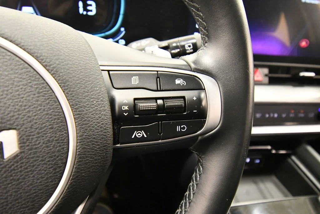 Certified Used 2024  Kia EX image 21