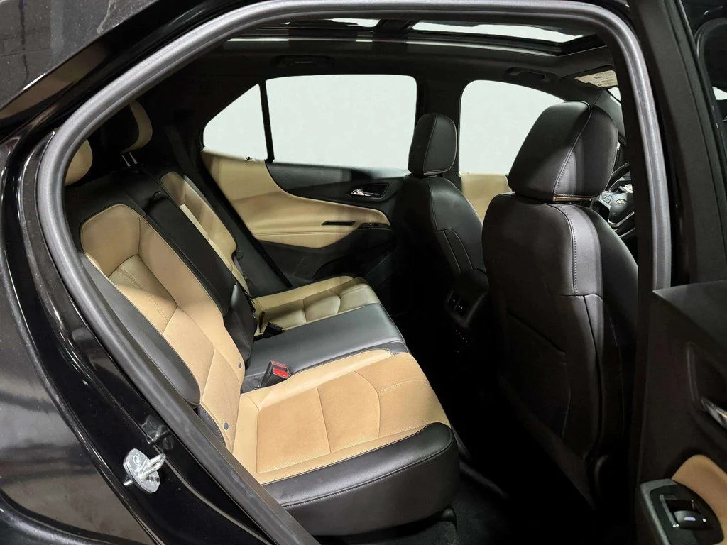 Used 2022 Mosaic Black Metallic Chevrolet Premier image 27