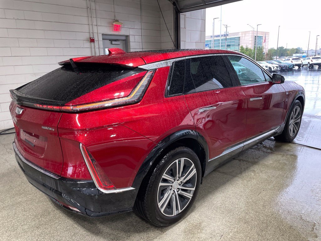 Used 2025 Red Cadillac Luxury image 5