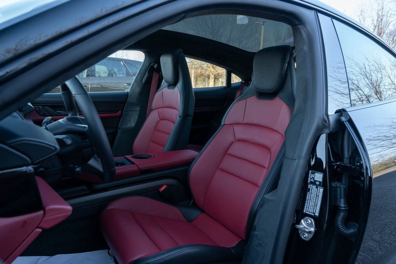 2026 Porsche Taycan GTS - Photo 6