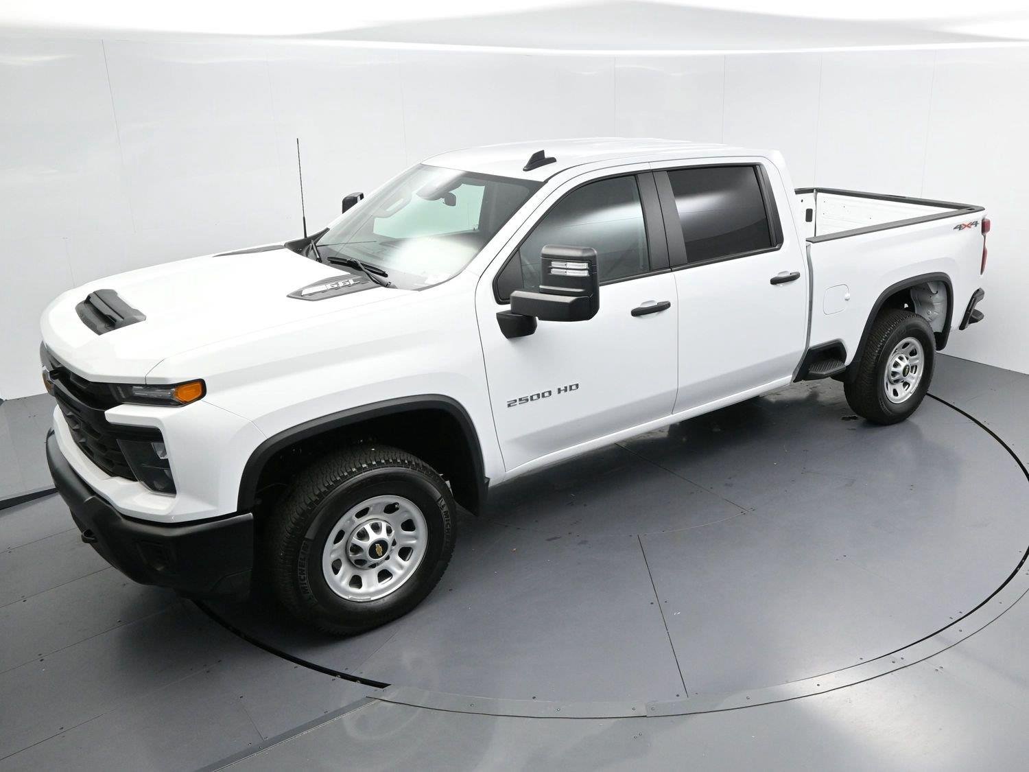 Used 2025 Summit White Chevrolet WT image 35