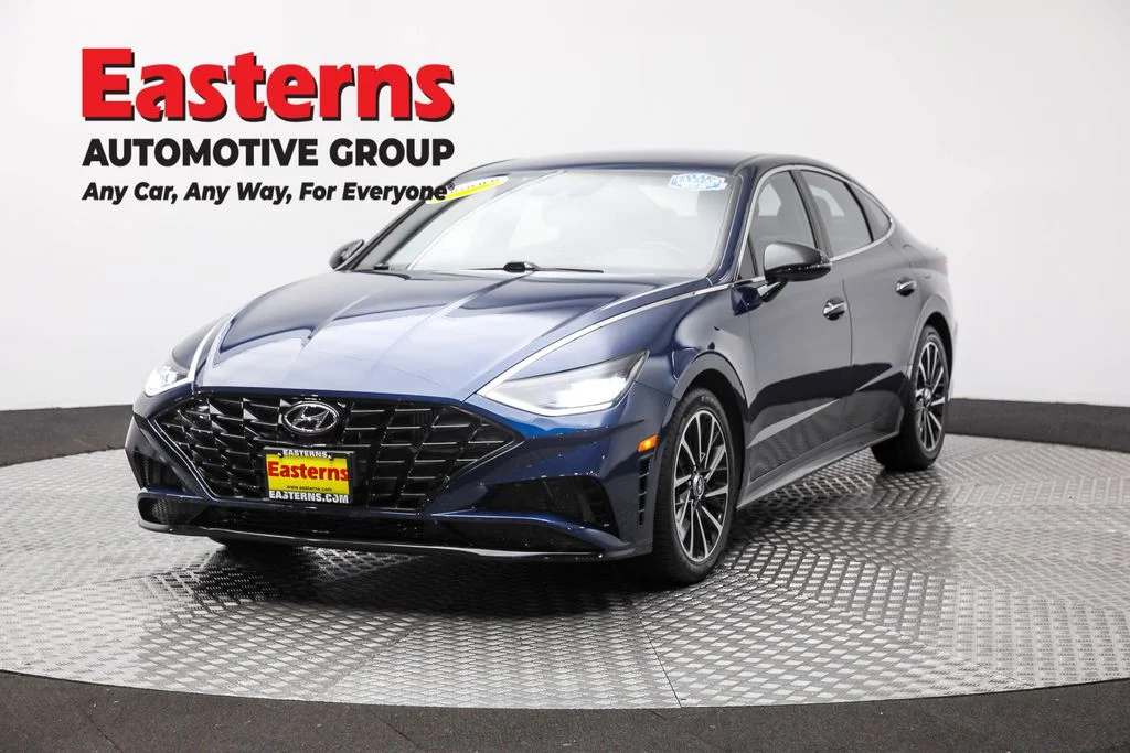 Used 2020 Blue Hyundai SEL Plus image 1