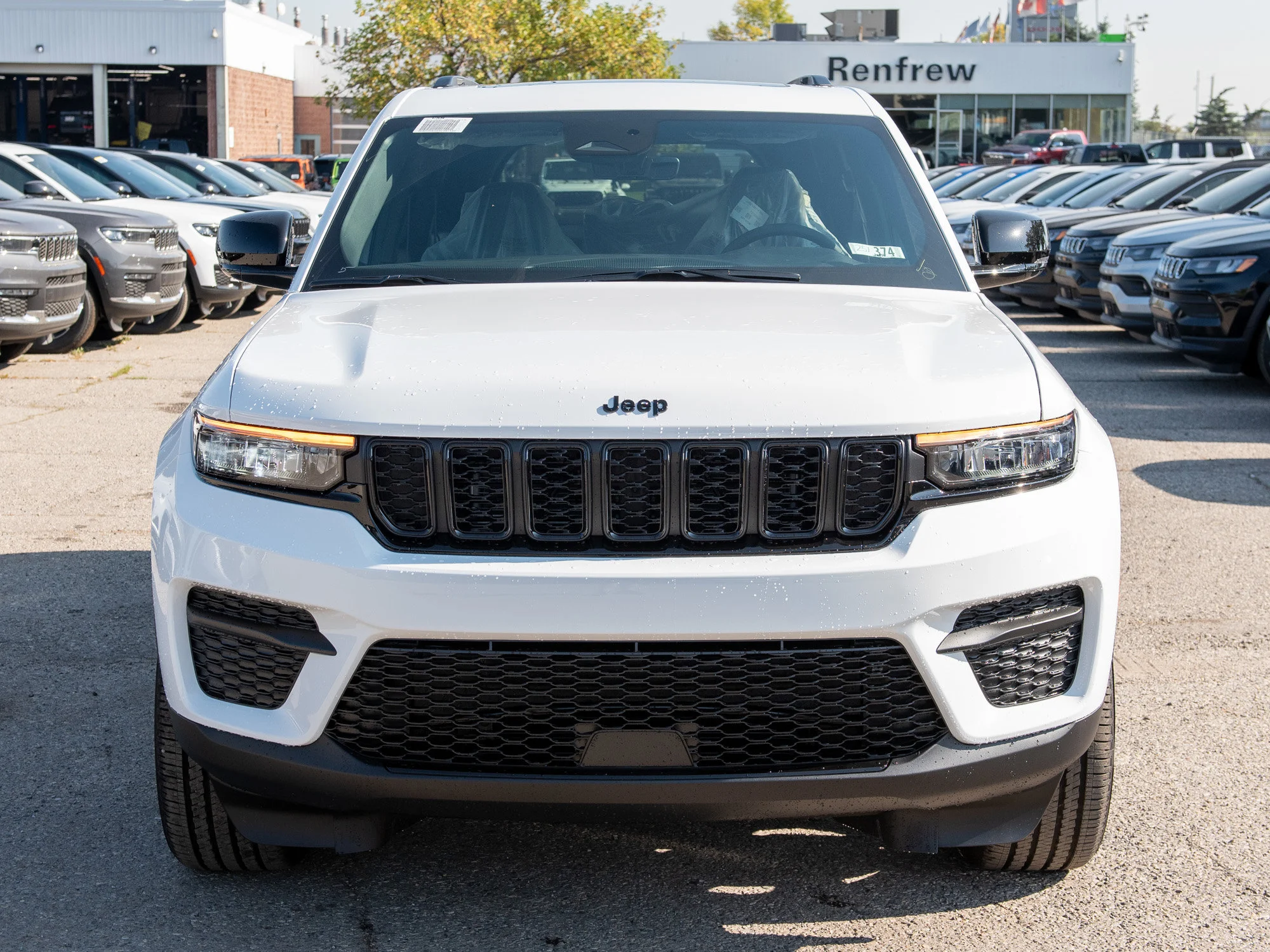 New 2025 White Jeep Altitude* 4x4, Sunroof, Heated Leather, Wireless Charging Pad image 5
