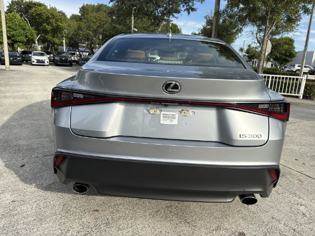 2025 Lexus IS 300 - Photo 24