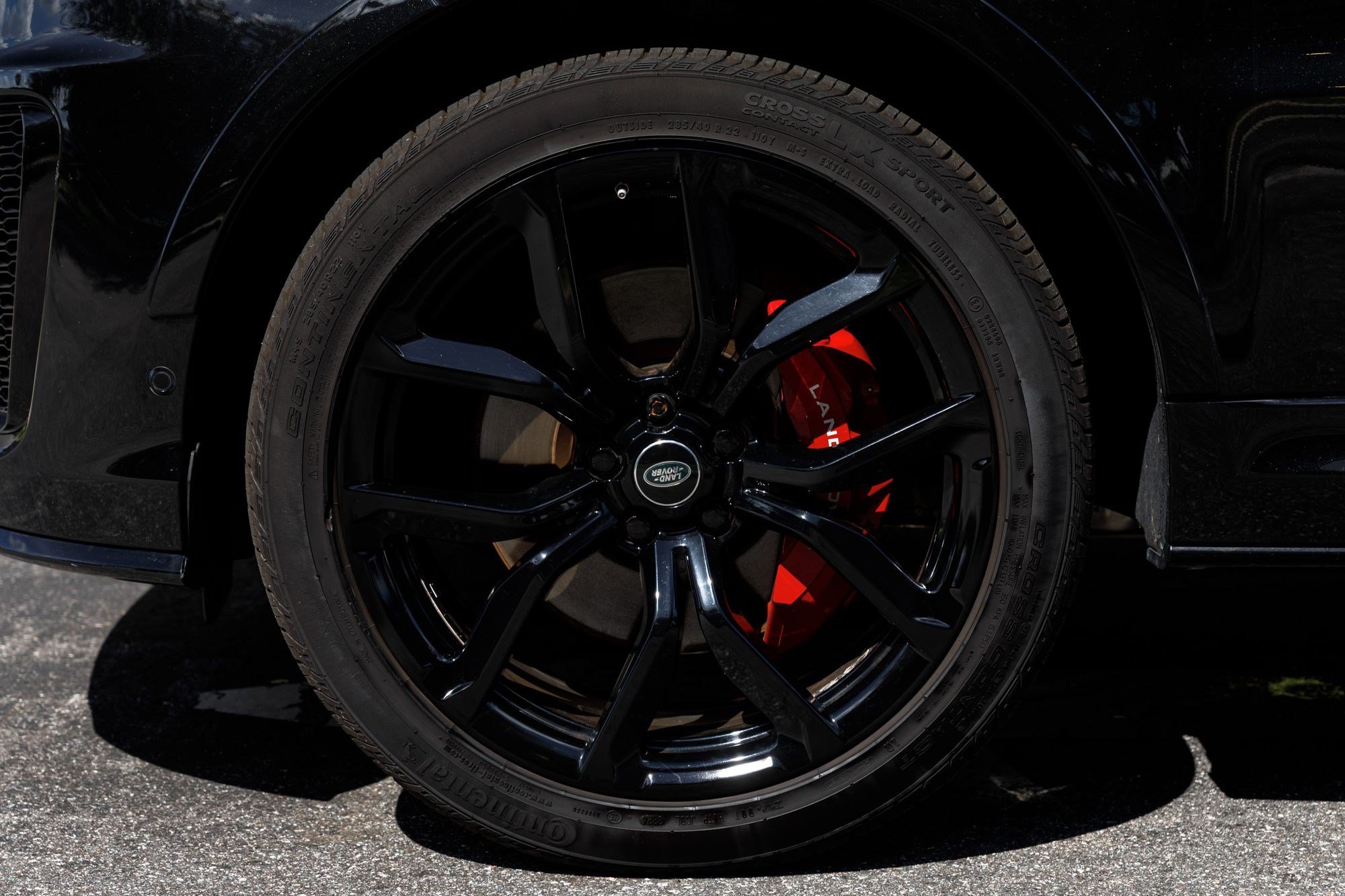 Used 2022 Black Land Rover SVR image 53