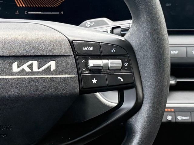 Used 2025 Black Kia LXS image 19