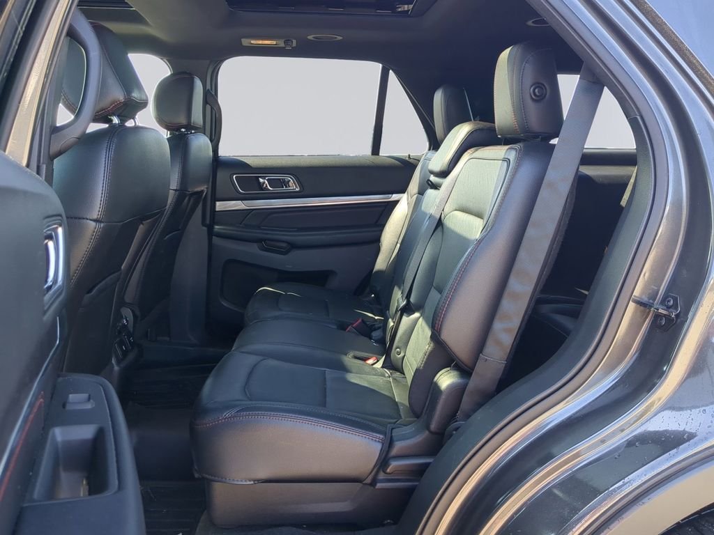 Used 2017 Magnetic Ford Sport image 18