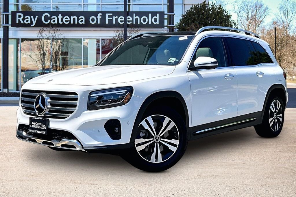2026 Mercedes-Benz GLB GLB 250 4MATIC's photo