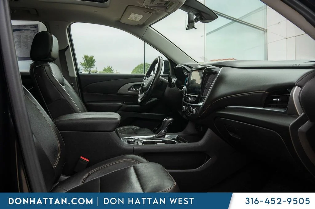 Used 2020 Black Chevrolet RS image 31