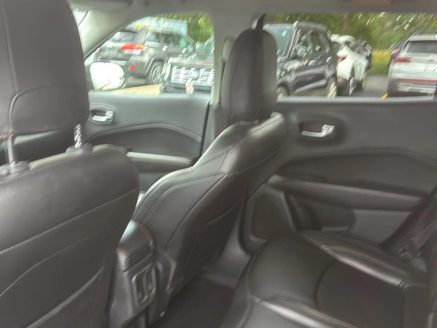 Used 2021 Diamond Black Crystal Pearlcoat Jeep Latitude image 15