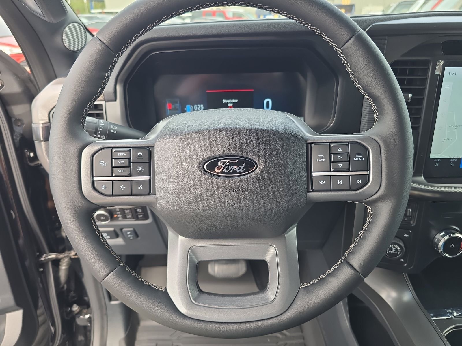 New 2025 Agate Black Metallic Ford Lariat image 24