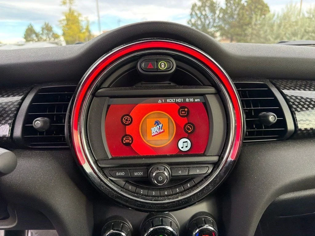 Used 2021 Pepper White MINI Cooper S image 14