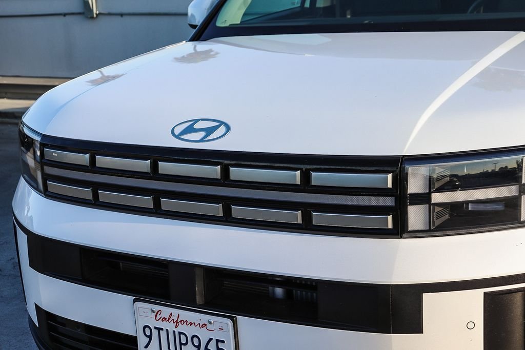 Used 2025 White Hyundai SEL image 6