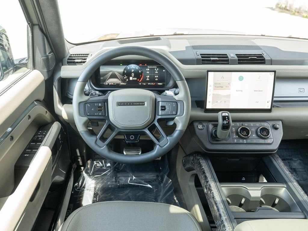 Used 2025 Green Land Rover OCTA image 12