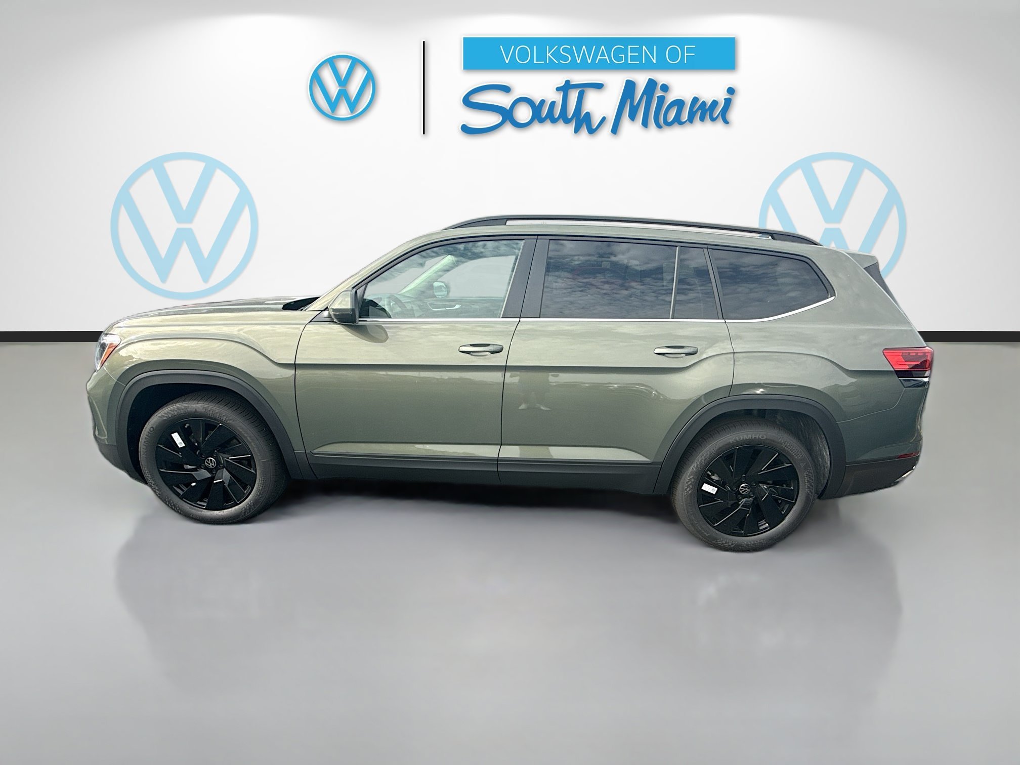 New 2026 Green Volkswagen 2.0T SE w/Technology image 4