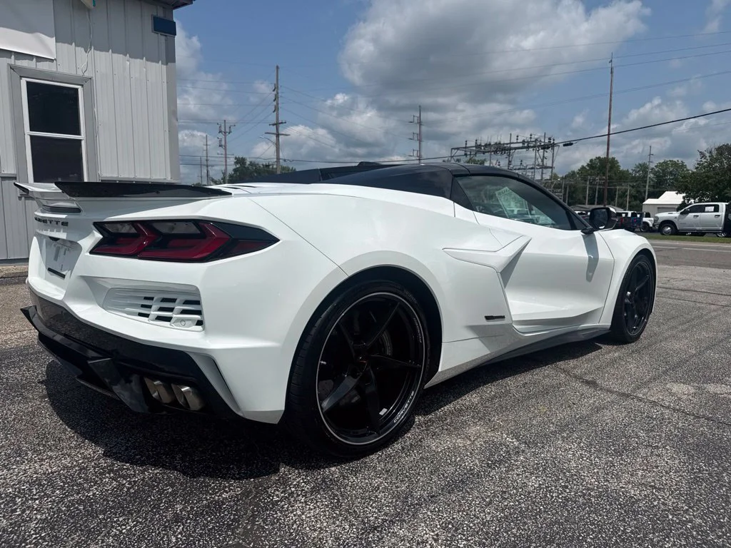 Used 2024 Arctic White Chevrolet 3LZ image 7