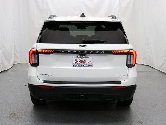 New 2026 Star White Metallic Tri-Coat Ford Active image 6