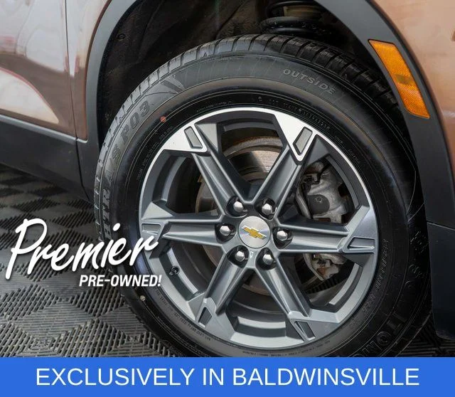 Used 2023 Brown Chevrolet LT image 8