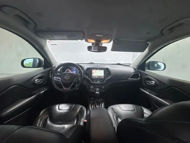 Used 2019 Silver Jeep Limited image 19