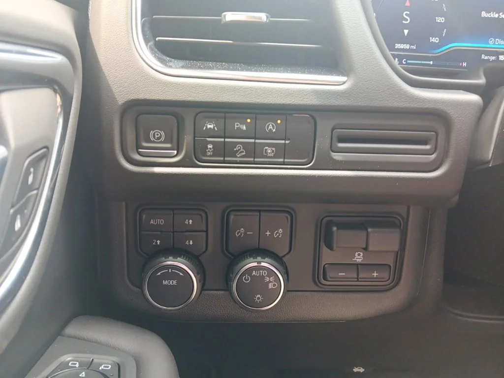 Used 2024 Gray Chevrolet Z71 image 17