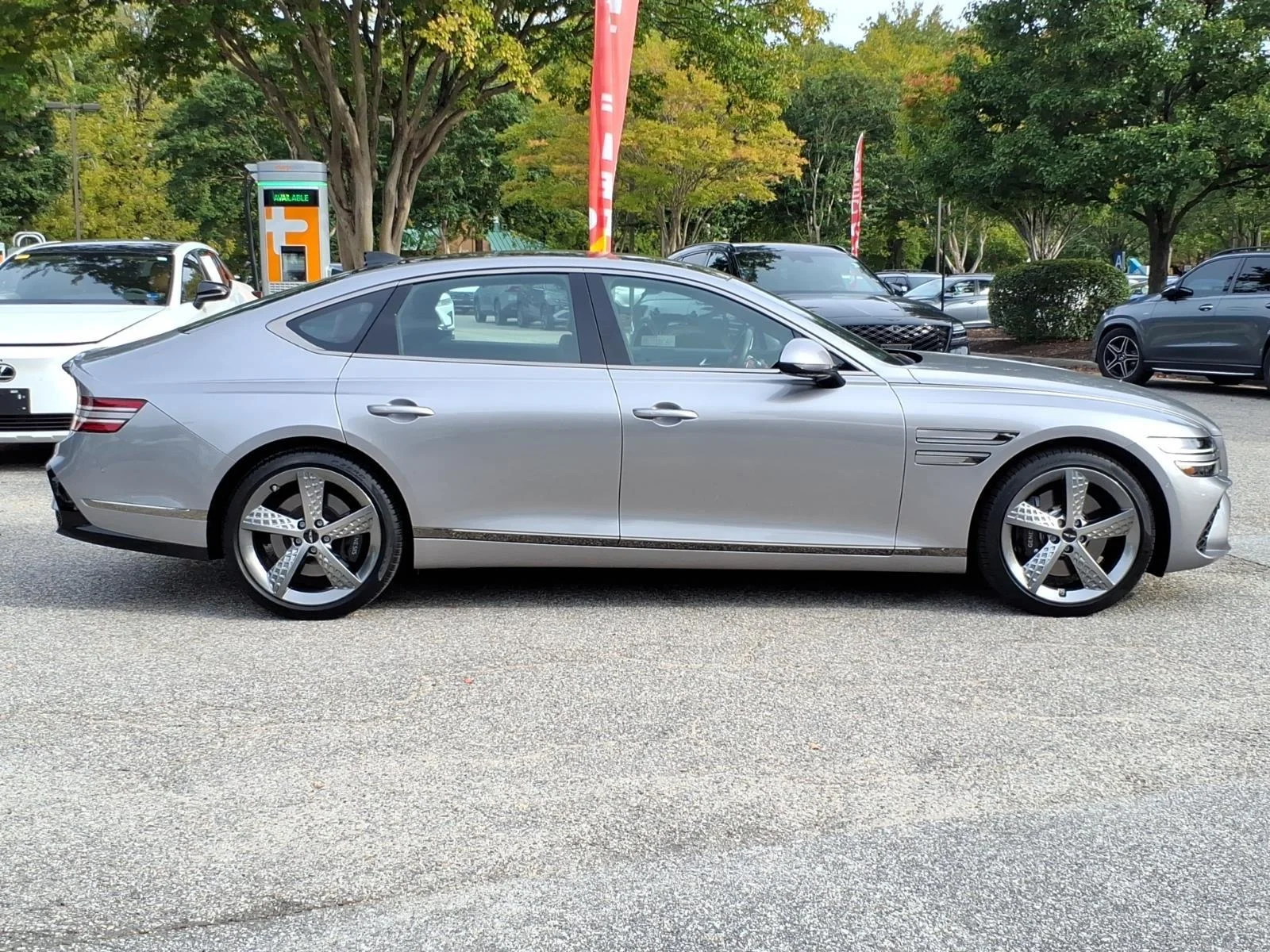 Certified Used 2025 Savile Silver Genesis 2.5T Sport Prestige image 7